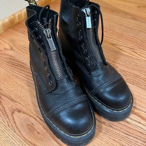 DR MARTENS SINCLAIR MILLED NAPPA LEATHER PLATFORM BOOTS BLACK SIZE 10